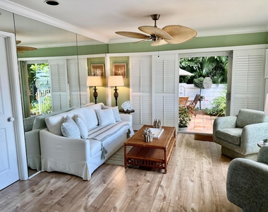 815 Middle River Drive - Photo Thumbnail 2