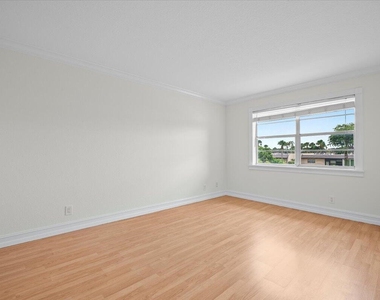 190 Lake Evelyn Drive - Photo Thumbnail 11