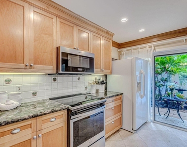 3667 Cape Pointe Circle - Photo Thumbnail 11