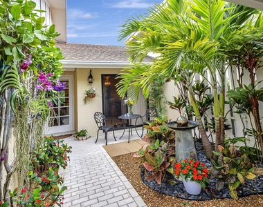 3667 Cape Pointe Circle - Photo Thumbnail 3