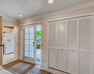 3667 Cape Pointe Circle - Photo Thumbnail 6