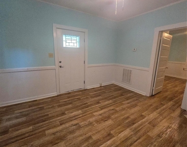 1211 N Main Street - Photo Thumbnail 2