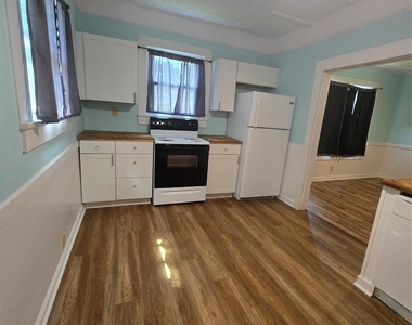 1211 N Main Street - Photo Thumbnail 6