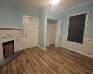 1211 N Main Street - Photo Thumbnail 4