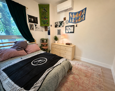 952 Bedford Avenue - Photo Thumbnail 3