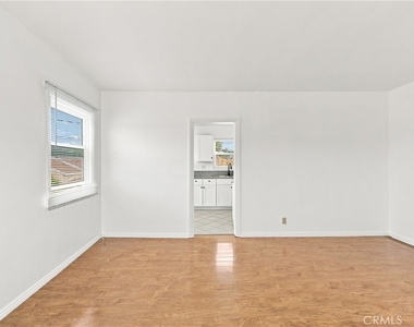 219 W Riggin - Photo Thumbnail 9