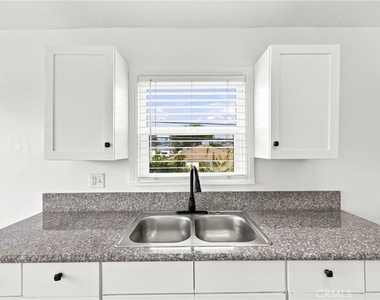 219 W Riggin - Photo Thumbnail 11