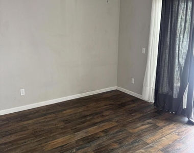 3644 Islander Walk - Photo Thumbnail 16
