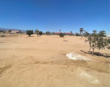 11164 White Road - Photo Thumbnail 16