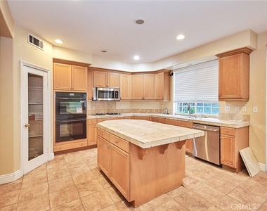 7238 San Carmela Court - Photo Thumbnail 7