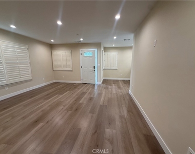 14437 Astoria Street - Photo Thumbnail 4