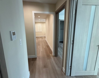 14437 Astoria Street - Photo Thumbnail 5