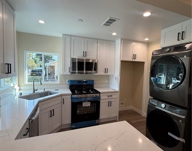 14437 Astoria Street - Photo Thumbnail 2
