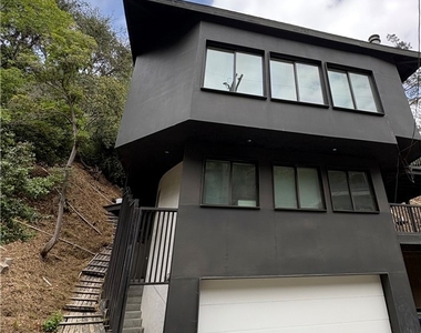 10051 Westwanda Drive - Photo Thumbnail 4