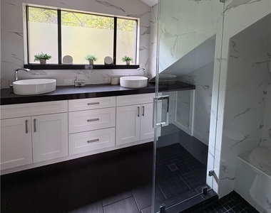 10051 Westwanda Drive - Photo Thumbnail 8