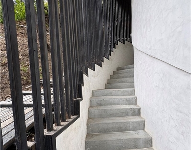 10051 Westwanda Drive - Photo Thumbnail 5