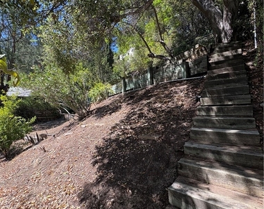 10051 Westwanda Drive - Photo Thumbnail 43
