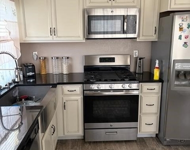5607 Linden Court - Photo Thumbnail 3