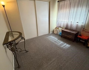 5607 Linden Court - Photo Thumbnail 10