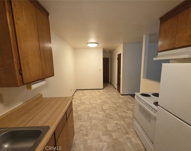 1251 Butte Street - Photo Thumbnail 6
