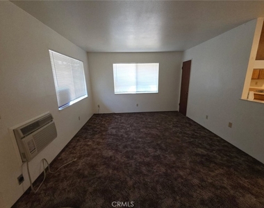 1251 Butte Street - Photo Thumbnail 3