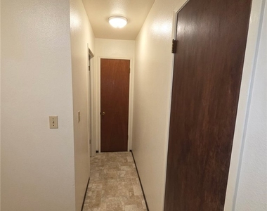 1251 Butte Street - Photo Thumbnail 7