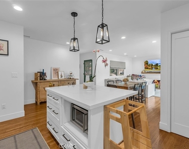 3220 Iroquois Ave. - Photo Thumbnail 11