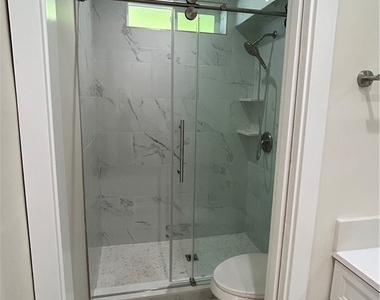 212 S Reeves - Photo Thumbnail 8