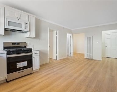 212 S Reeves - Photo Thumbnail 4