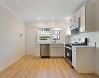 212 S Reeves - Photo Thumbnail 3