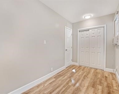 212 S Reeves - Photo Thumbnail 6