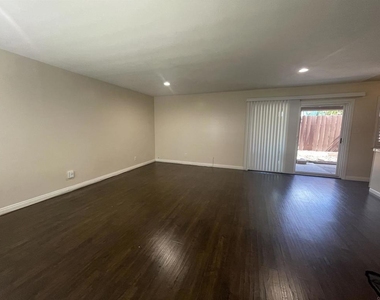 270 H Street - Photo Thumbnail 2