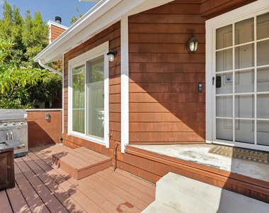 19431 Sherman Way - Photo Thumbnail 12