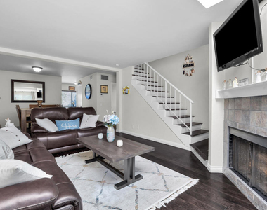 19431 Sherman Way - Photo Thumbnail 5