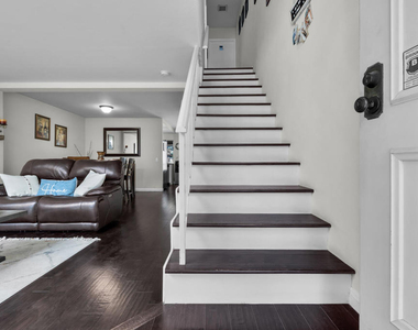 19431 Sherman Way - Photo Thumbnail 14