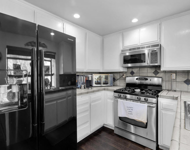 19431 Sherman Way - Photo Thumbnail 4