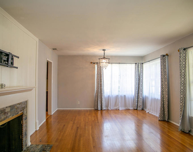 7601 Flight Avenue - Photo Thumbnail 2