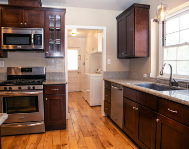 7601 Flight Avenue - Photo Thumbnail 8