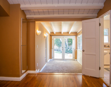 7601 Flight Avenue - Photo Thumbnail 14