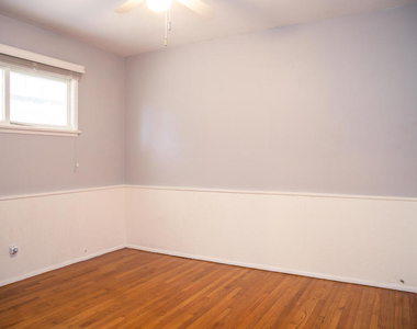 7601 Flight Avenue - Photo Thumbnail 21