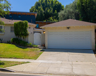 7601 Flight Avenue - Photo Thumbnail 30