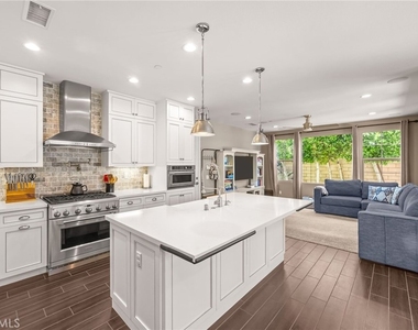 357 Laurel - Photo Thumbnail 7