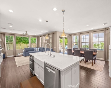 357 Laurel - Photo Thumbnail 8