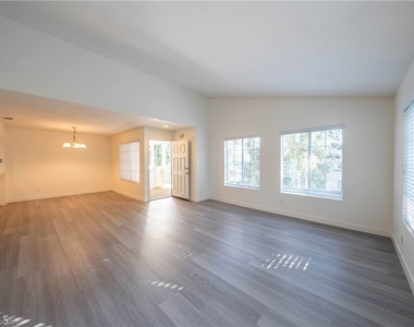 71 Woodleaf - Photo Thumbnail 1