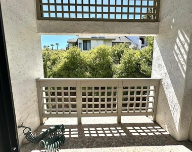 542 Via De La Valle - Photo Thumbnail 15