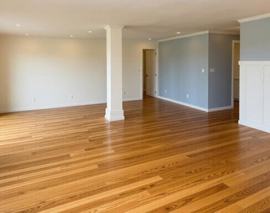 850 Park Avenue - Photo Thumbnail 1