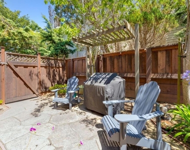 208 Crestview Drive - Photo Thumbnail 37