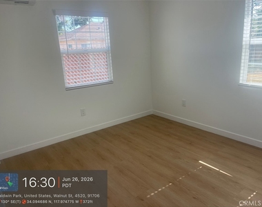 4532 Walnut - Photo Thumbnail 7