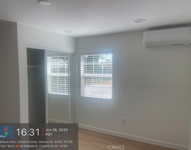 4532 Walnut - Photo Thumbnail 9