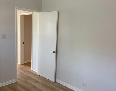 4532 Walnut - Photo Thumbnail 3